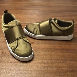 ROUGE HELIUM Satin Fringe Slide on Women’s Shoes